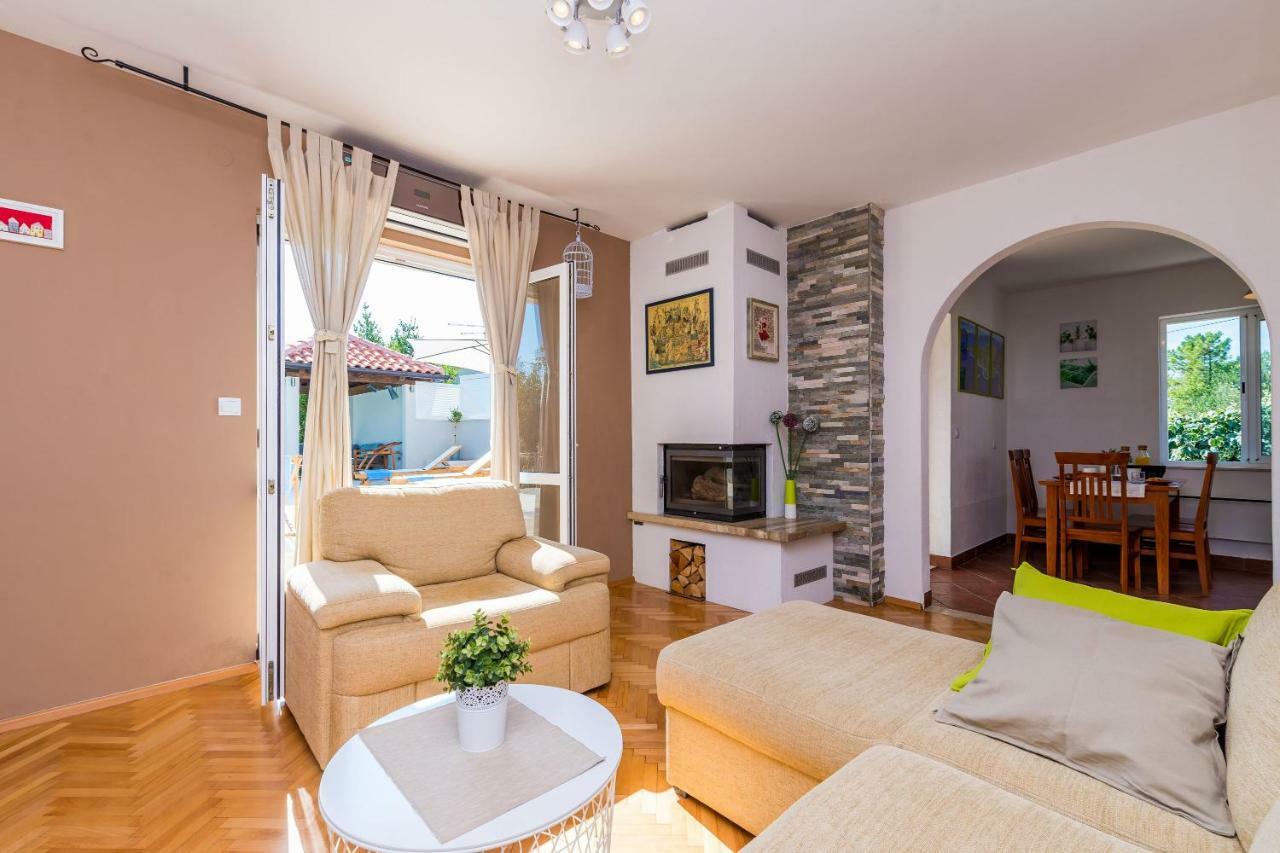 Villa Doli - Lovely Holiday Home With Private Pool Exterior photo